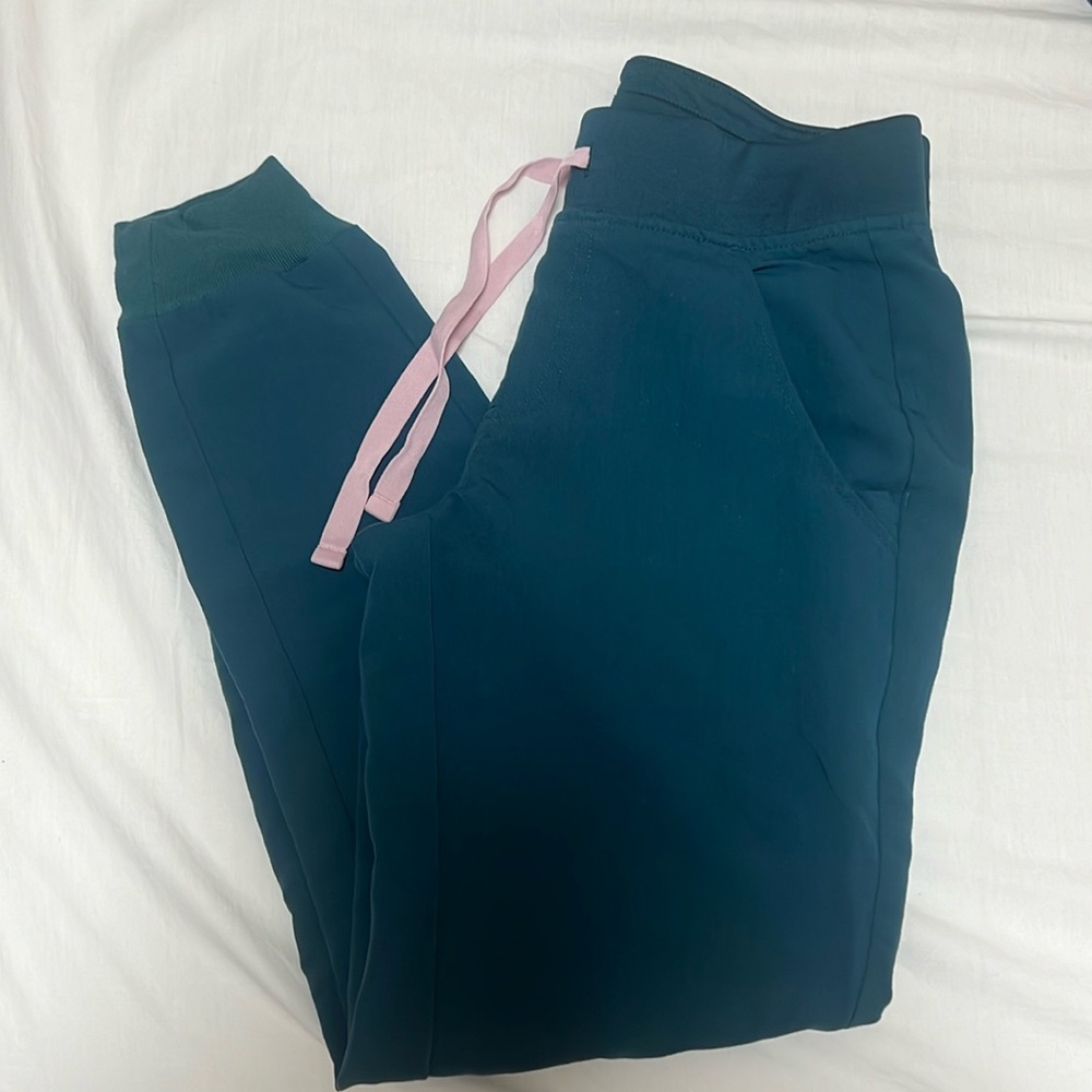 Figs Zamora Joggers Petite
